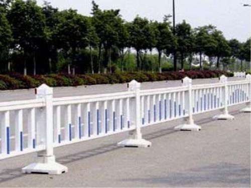 天津佳鼎塑钢围栏制品厂 专注道路护栏与景观防护的优选伙伴